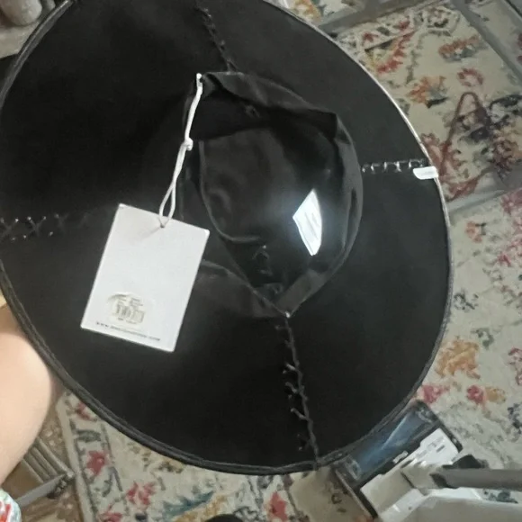 ONE teaspoon Women's Black Leather hat - Picture 3 of 10